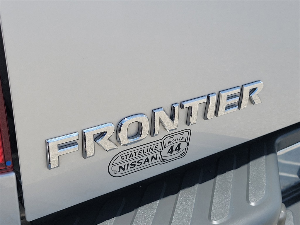 2021 Brilliant Silver Metallic Nissan Frontier SV 4X4 Truck