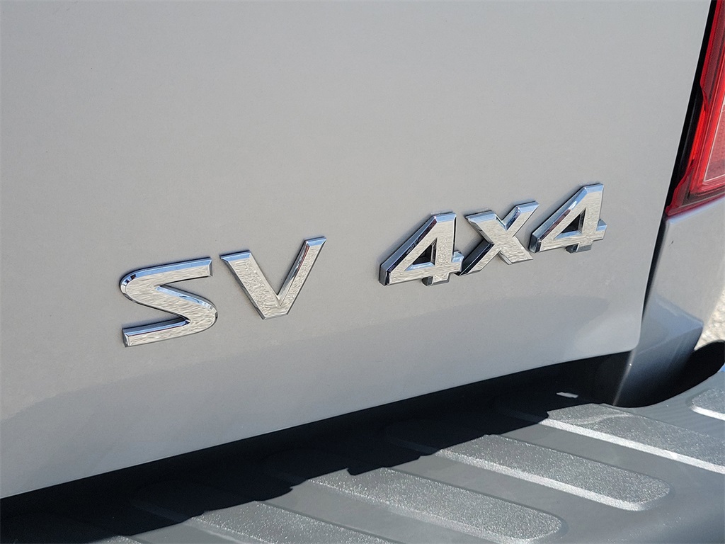 2021 Brilliant Silver Metallic Nissan Frontier SV 4X4 Truck