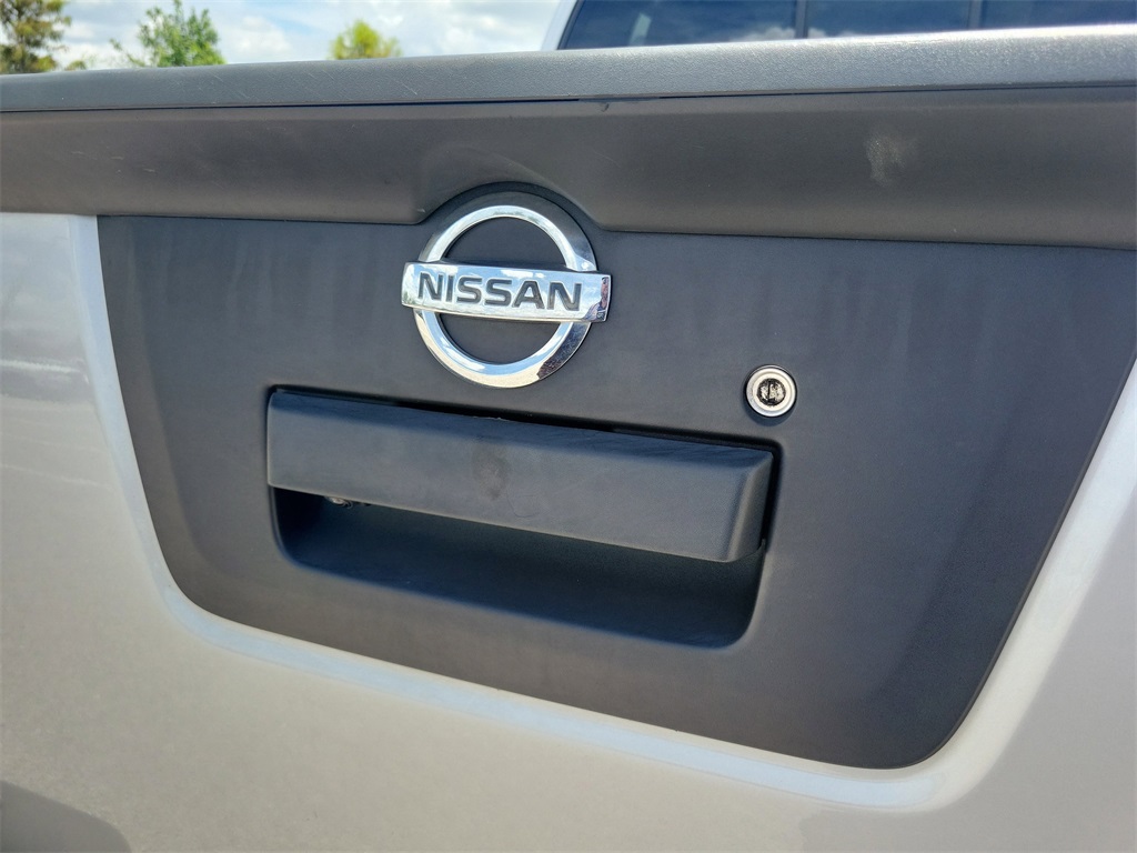 2021 Brilliant Silver Metallic Nissan Frontier SV 4X4 Truck
