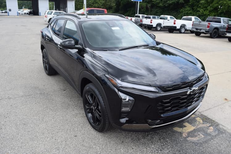 2025 Black Metallic Chevrolet Trax ACTIV FWD SUV