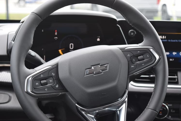 2025 Black Metallic Chevrolet Trax ACTIV FWD SUV