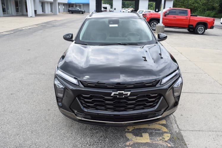 2025 Black Metallic Chevrolet Trax ACTIV FWD SUV