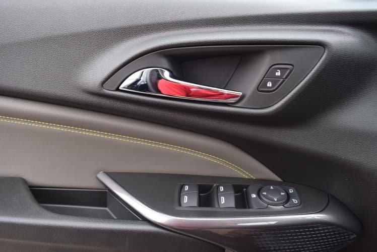 2025 Black Metallic Chevrolet Trax ACTIV FWD SUV