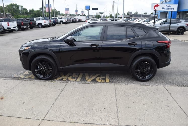 2025 Black Metallic Chevrolet Trax ACTIV FWD SUV