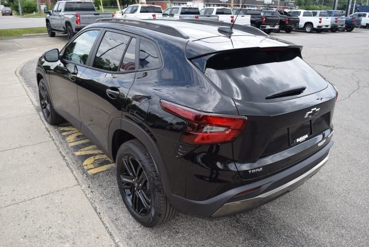 2025 Black Metallic Chevrolet Trax ACTIV FWD SUV