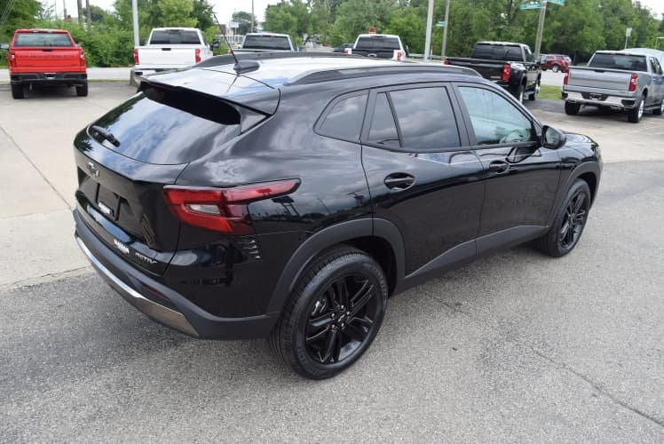 2025 Black Metallic Chevrolet Trax ACTIV FWD SUV