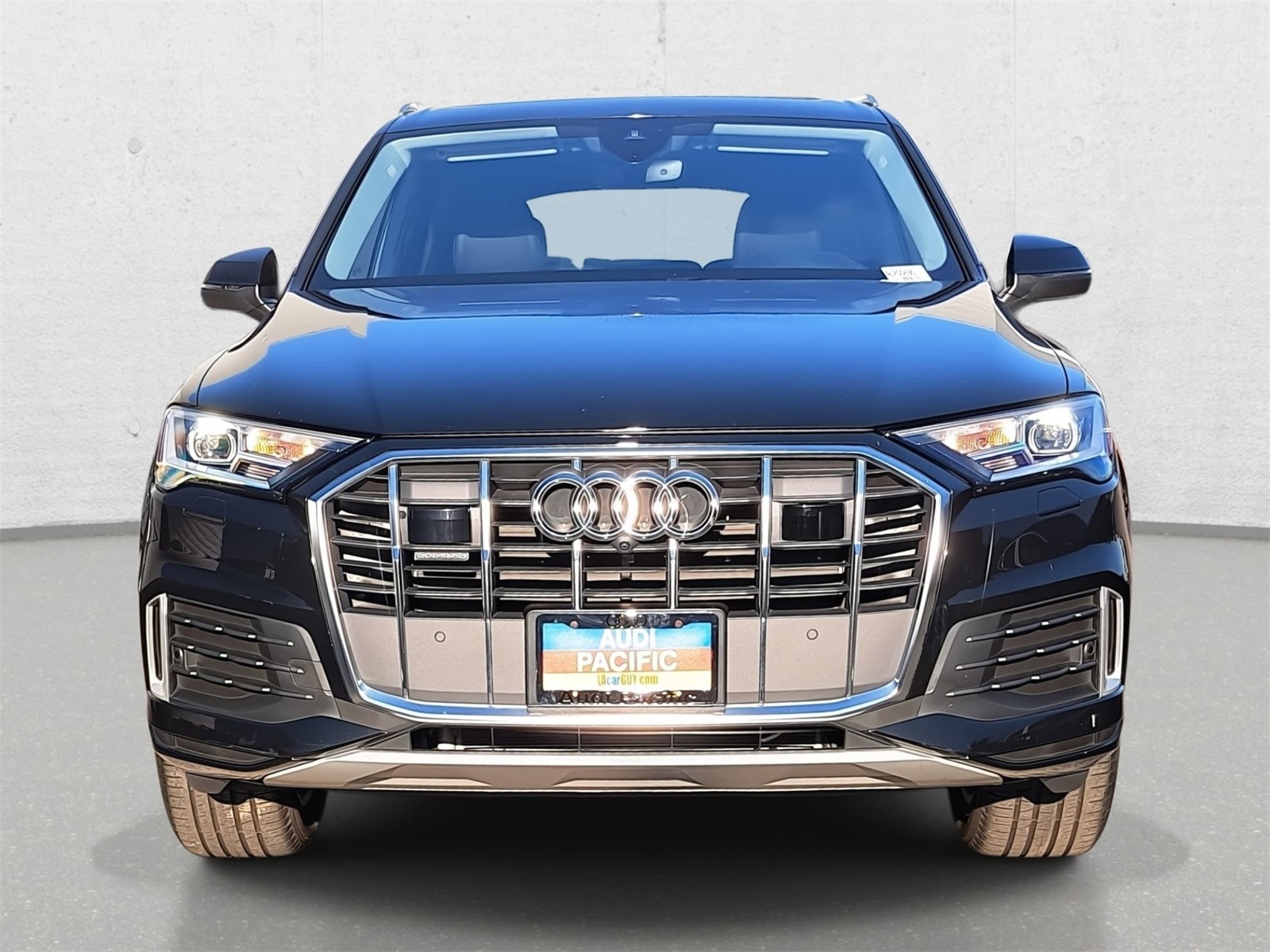 2023 Audi Q7 Premium's photo