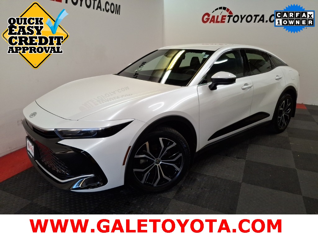 2023 Toyota Crown XLE's photo