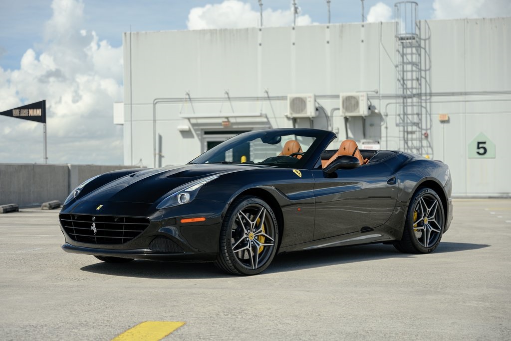 2015 Ferrari California T 2D Convertible - S70027 - Image 1