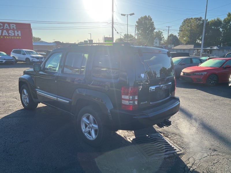 2012 Jeep Liberty Sport photo 3