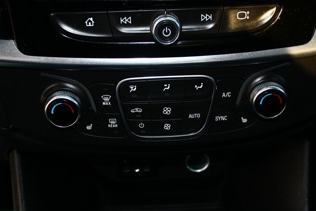 used 2022 Chevrolet Traverse car, priced at $25,000