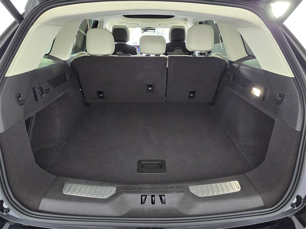 new 2025 Lincoln Nautilus car, priced at $78,645