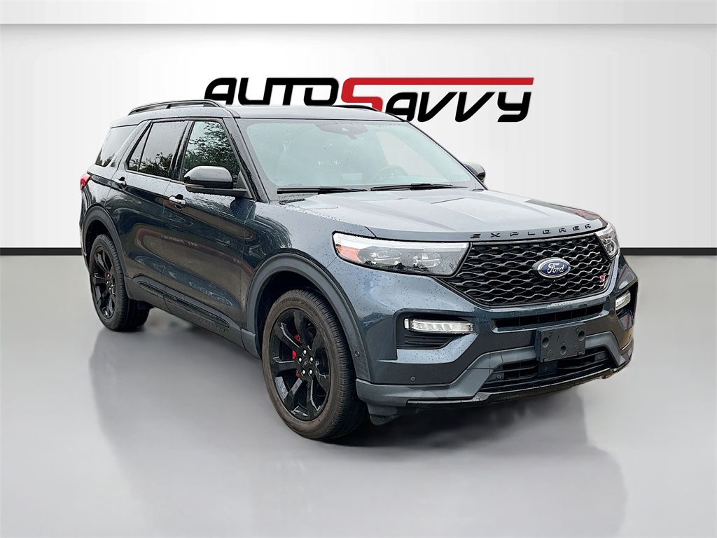 2022 Ford Explorer ST's photo