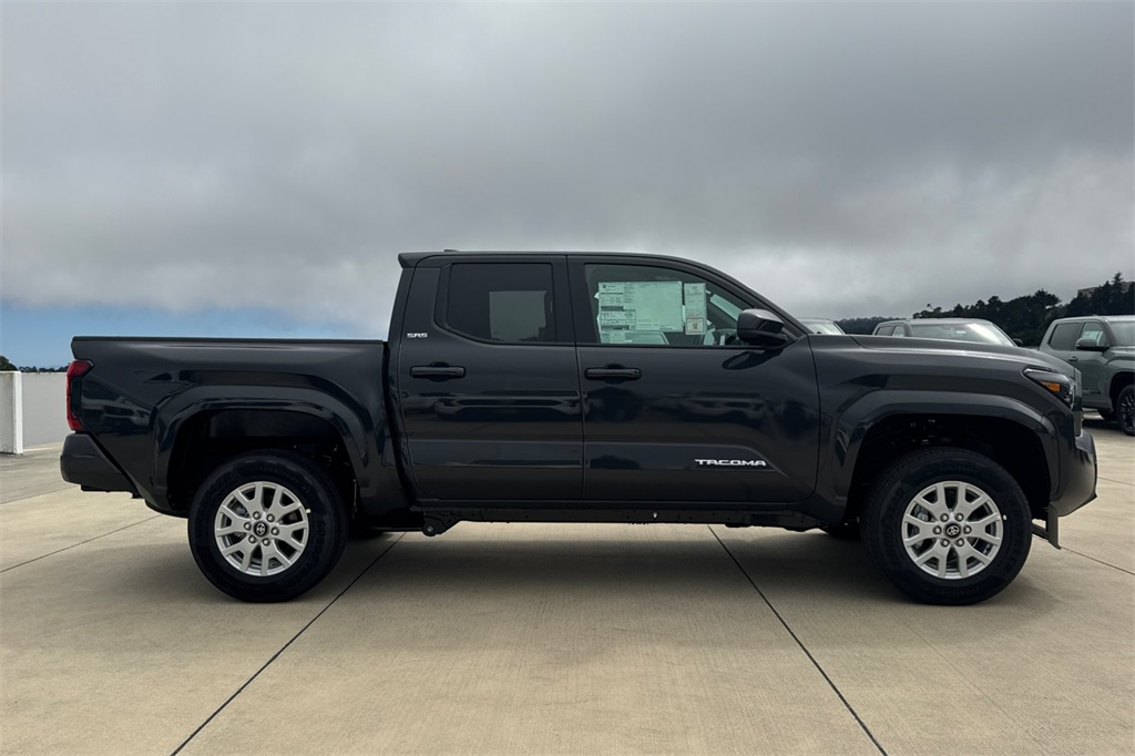 2025 Toyota Tacoma SR5 Double Cab photo 3