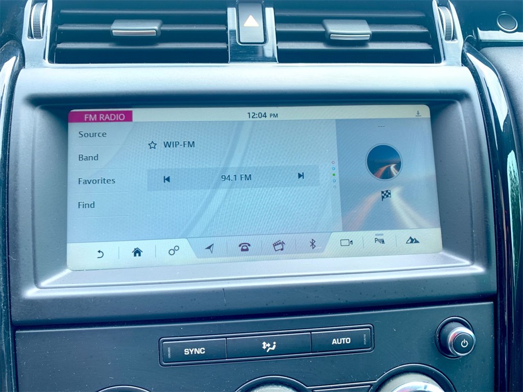 used 2018 Land Rover Discovery car, priced at $21,895