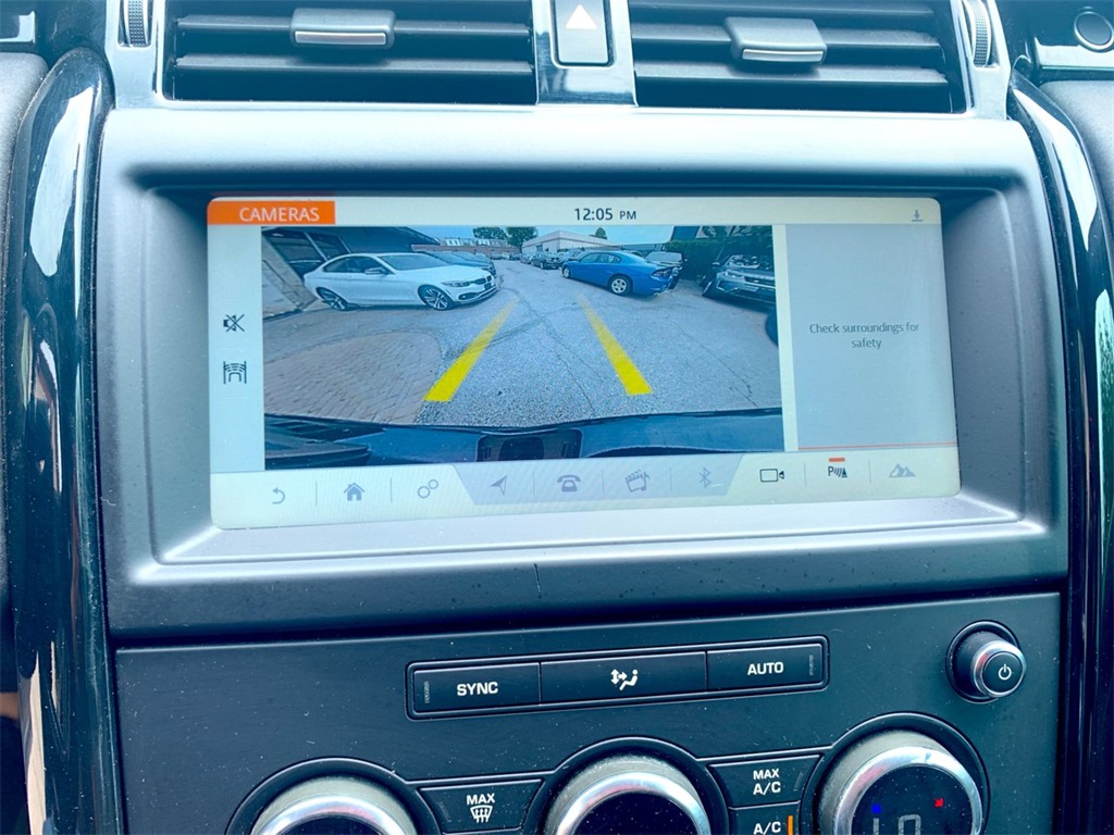 used 2018 Land Rover Discovery car, priced at $21,895