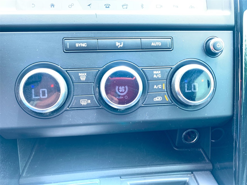 used 2018 Land Rover Discovery car, priced at $21,895