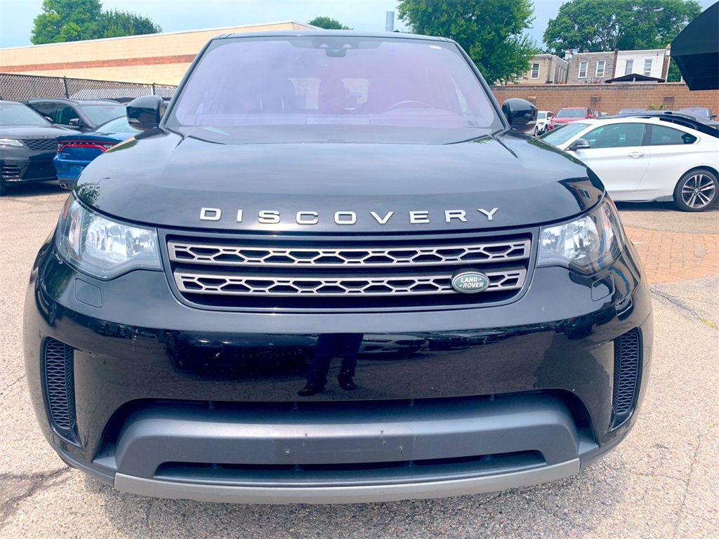 used 2018 Land Rover Discovery car, priced at $21,895