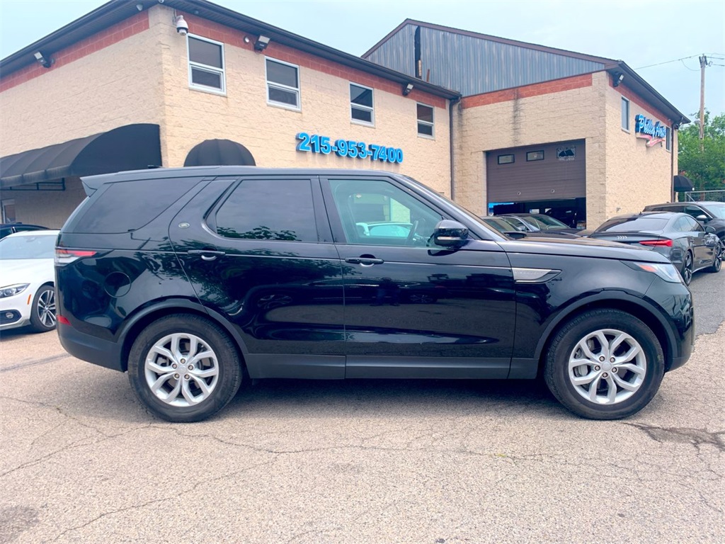 used 2018 Land Rover Discovery car, priced at $21,895