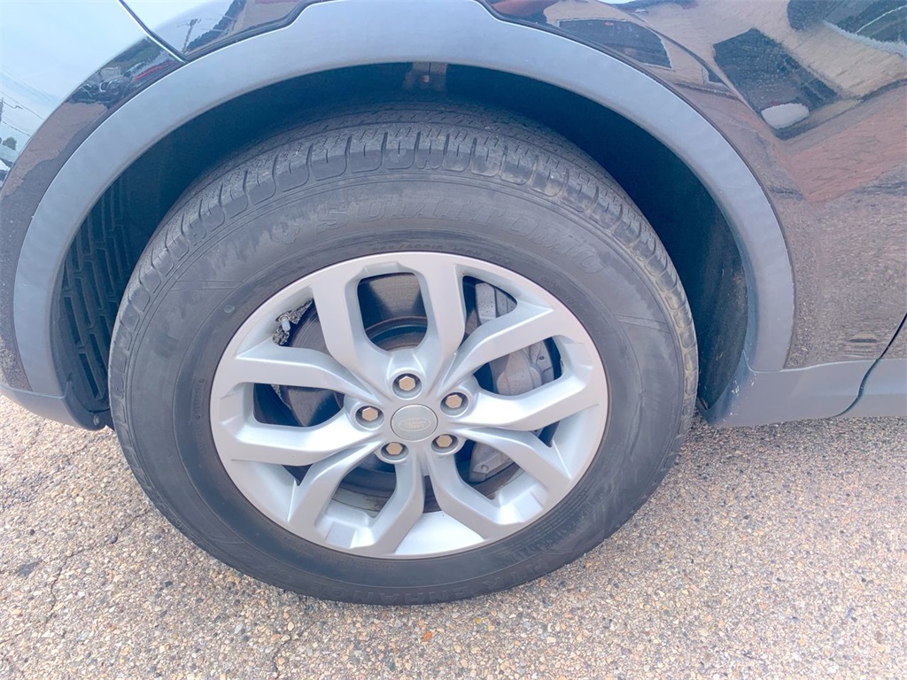 used 2018 Land Rover Discovery car, priced at $21,895