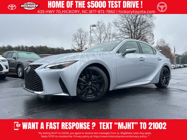2023 Lexus IS 300's photo