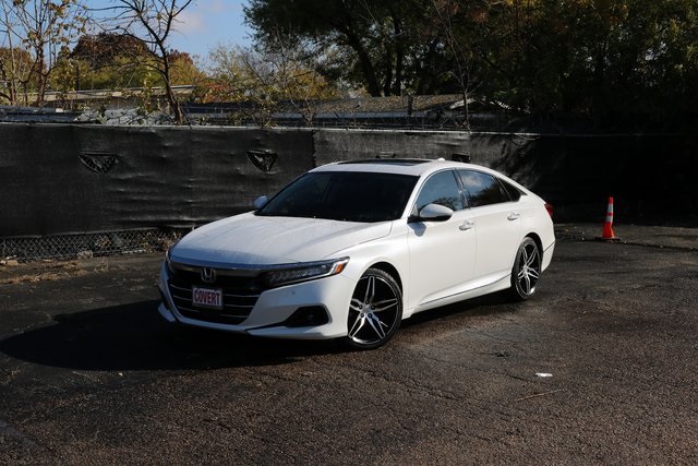 2022 Honda Accord Touring's photo
