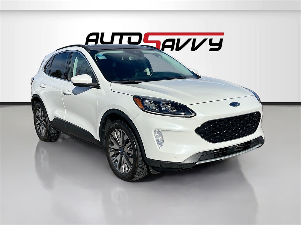 2022 Ford Escape Titanium's photo