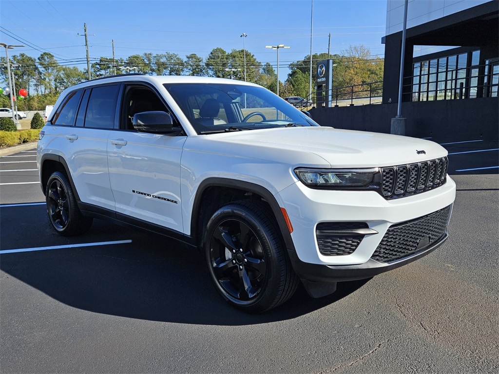 2023 Jeep Grand Cherokee Altitude's photo
