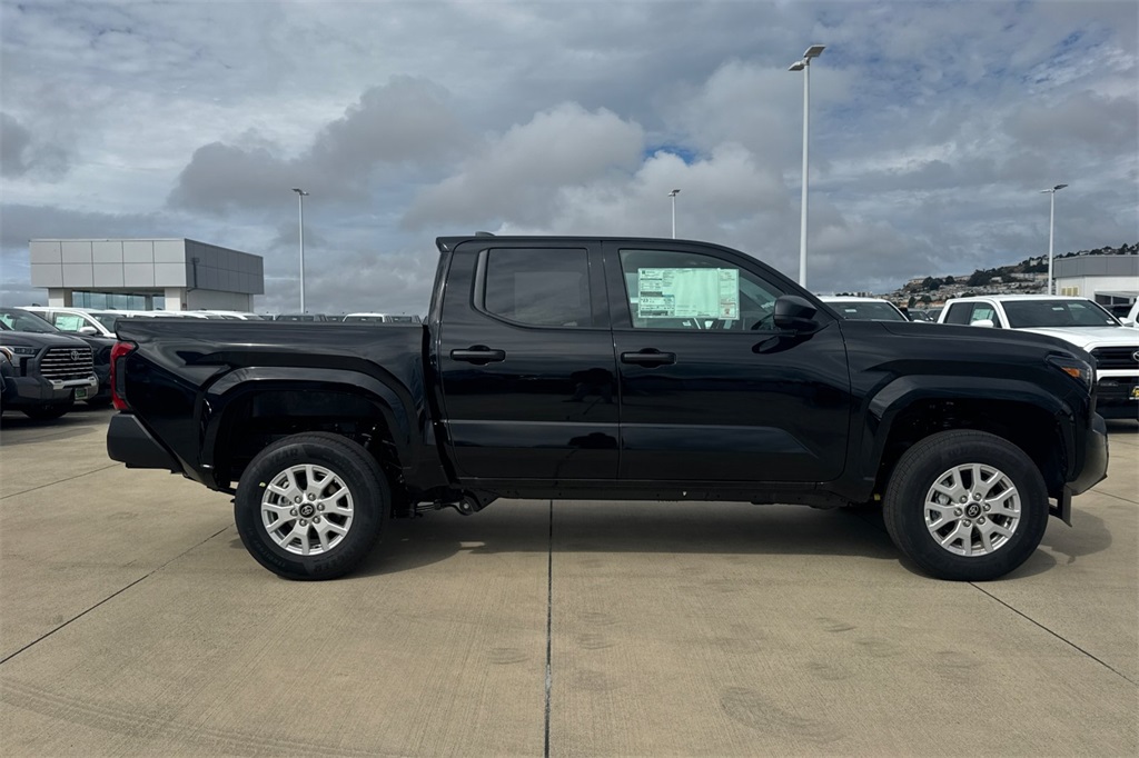 2025 Toyota Tacoma SR Double Cab photo 3