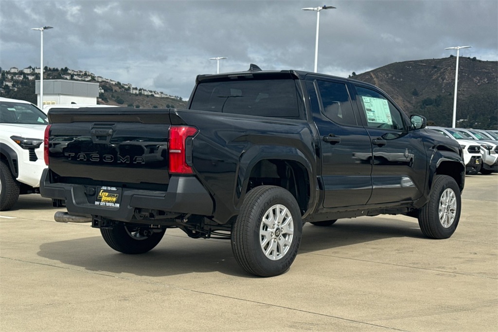 2025 Toyota Tacoma SR Double Cab photo 4