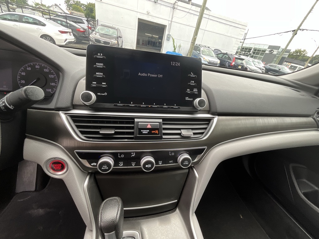 2019 Honda Accord LX photo 16