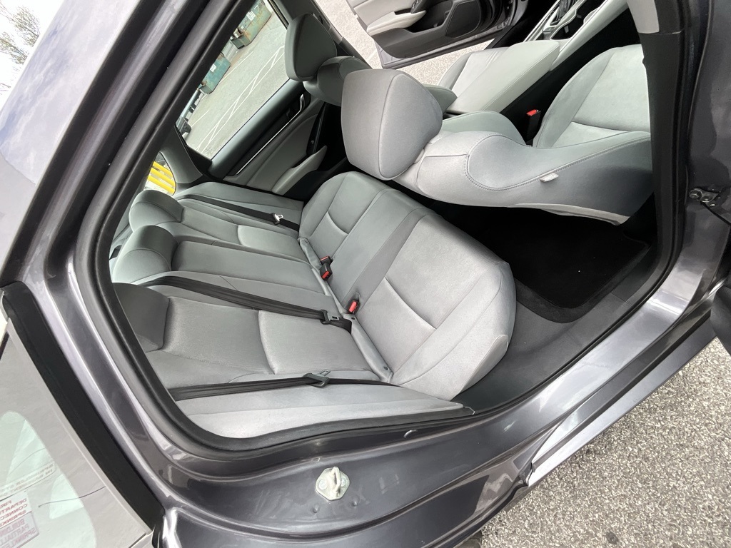 2019 Honda Accord LX photo 25