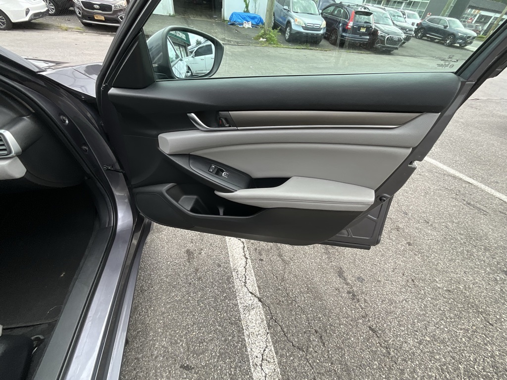 2019 Honda Accord LX photo 29