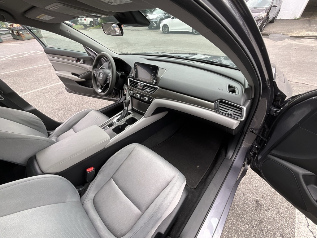 2019 Honda Accord LX photo 32