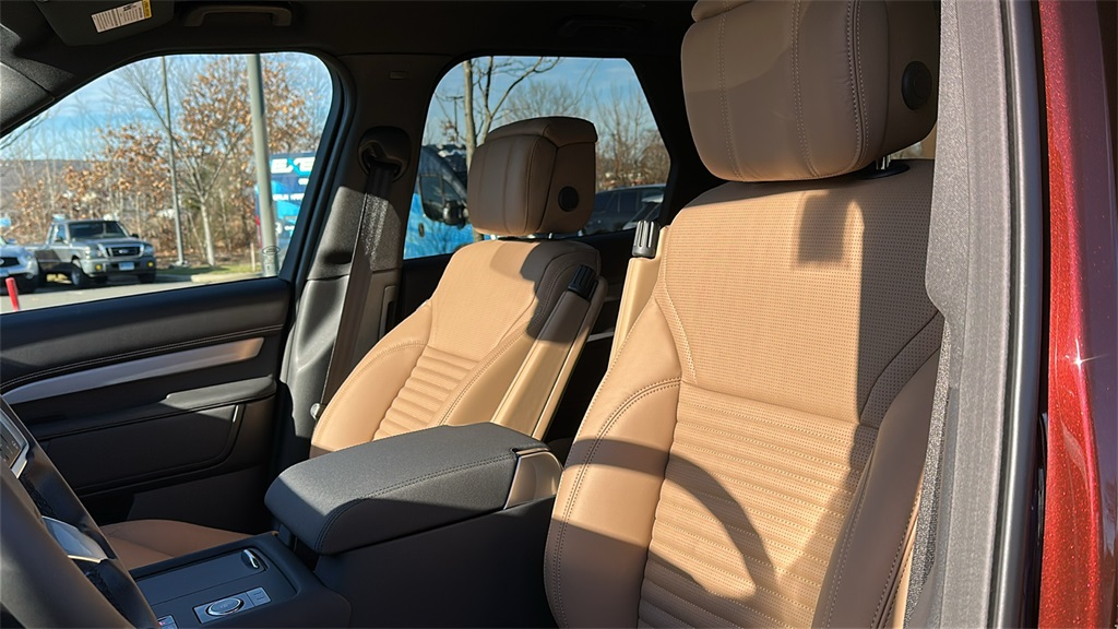 new 2026 Land Rover Discovery car, priced at $81,290