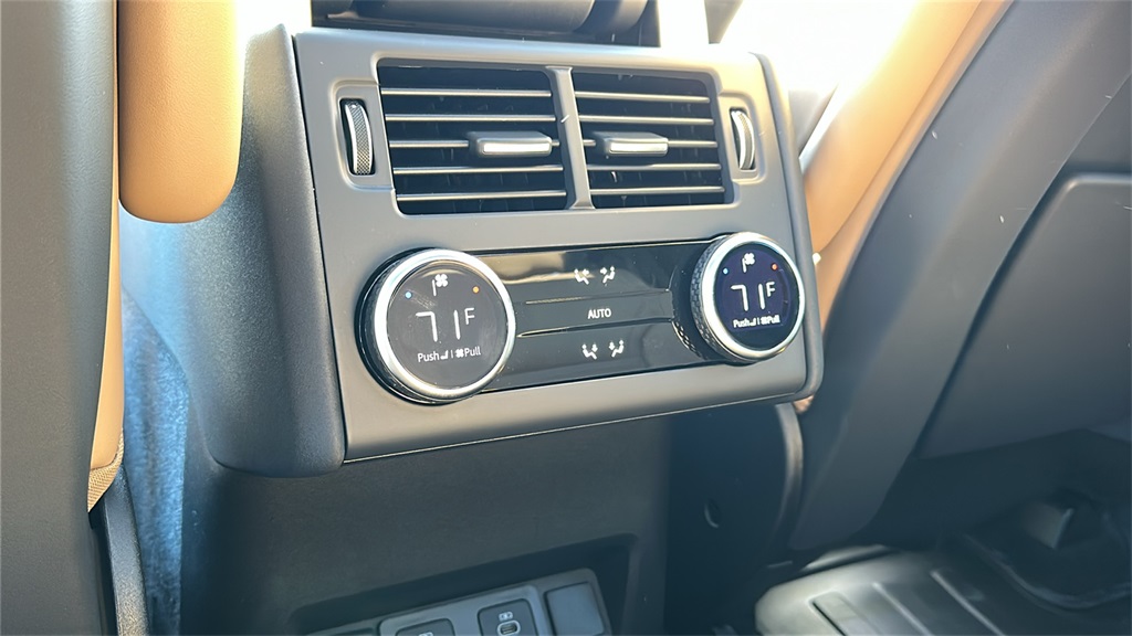 new 2026 Land Rover Discovery car, priced at $81,290