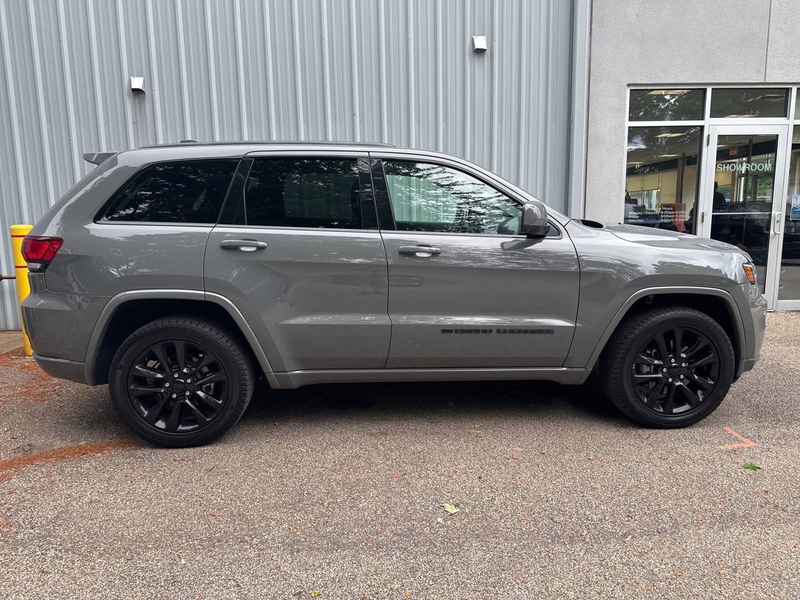 2022 Sting-Gray Clearcoat Jeep Grand Cherokee WK Laredo X 4X4 SUV