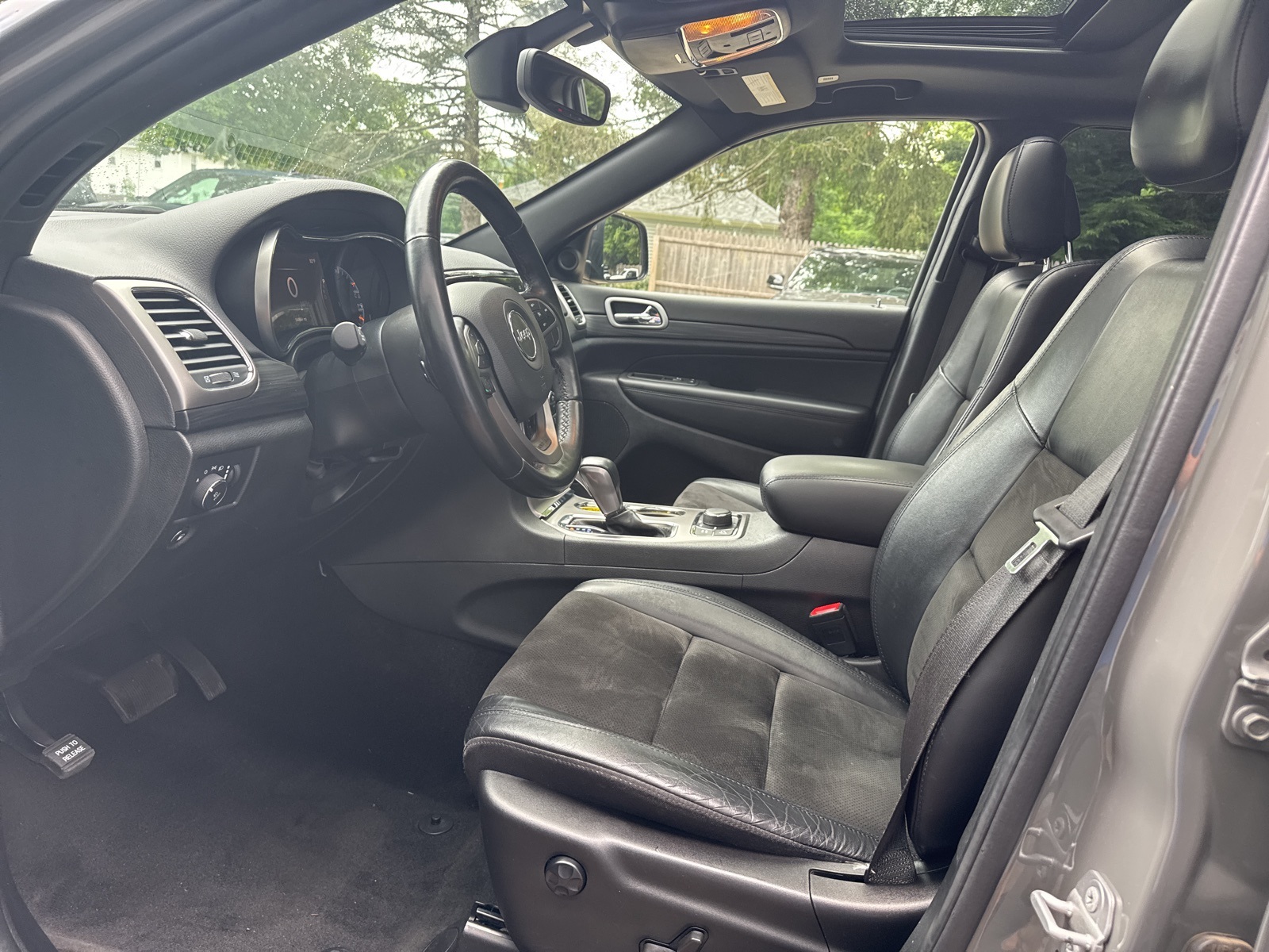 2022 Sting-Gray Clearcoat Jeep Grand Cherokee WK Laredo X 4X4 SUV