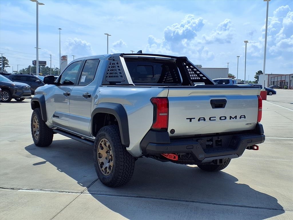 2025 Toyota Tacoma Trailhunter Double Cab photo 2