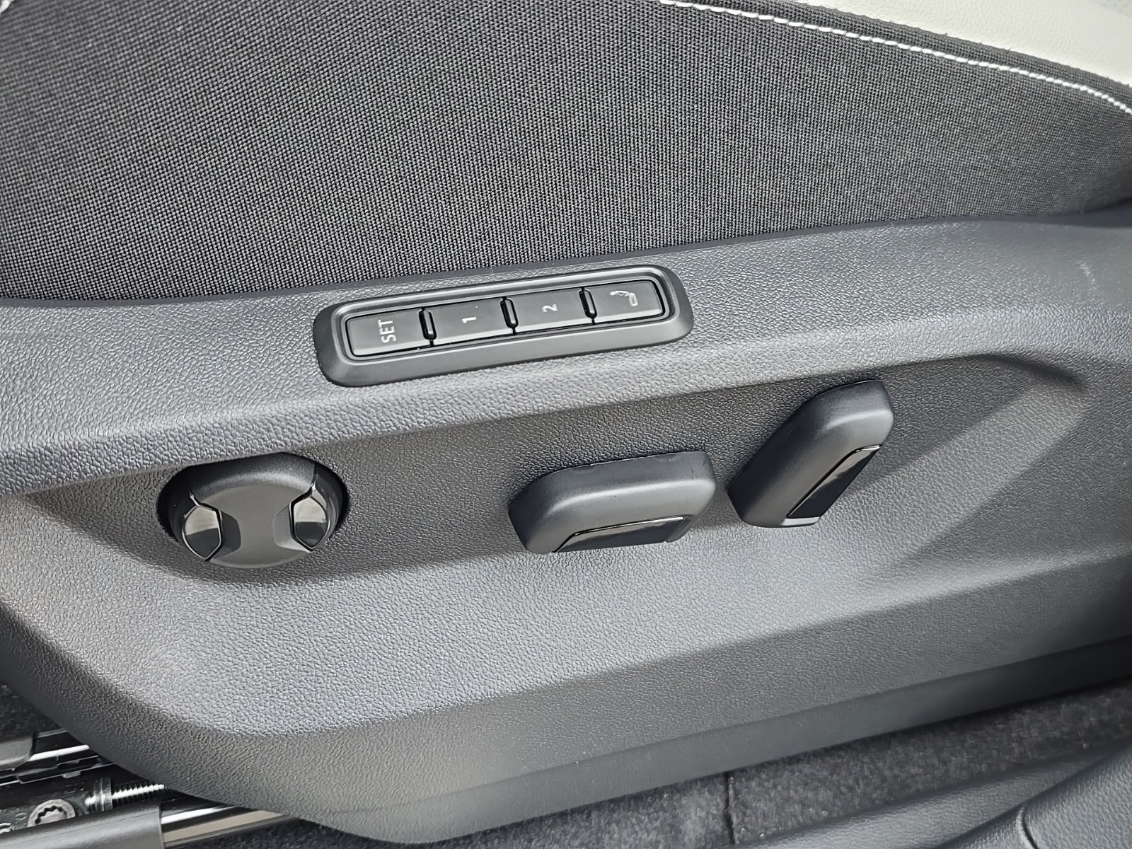 new 2026 Volkswagen Atlas Cross Sport car, priced at $52,906