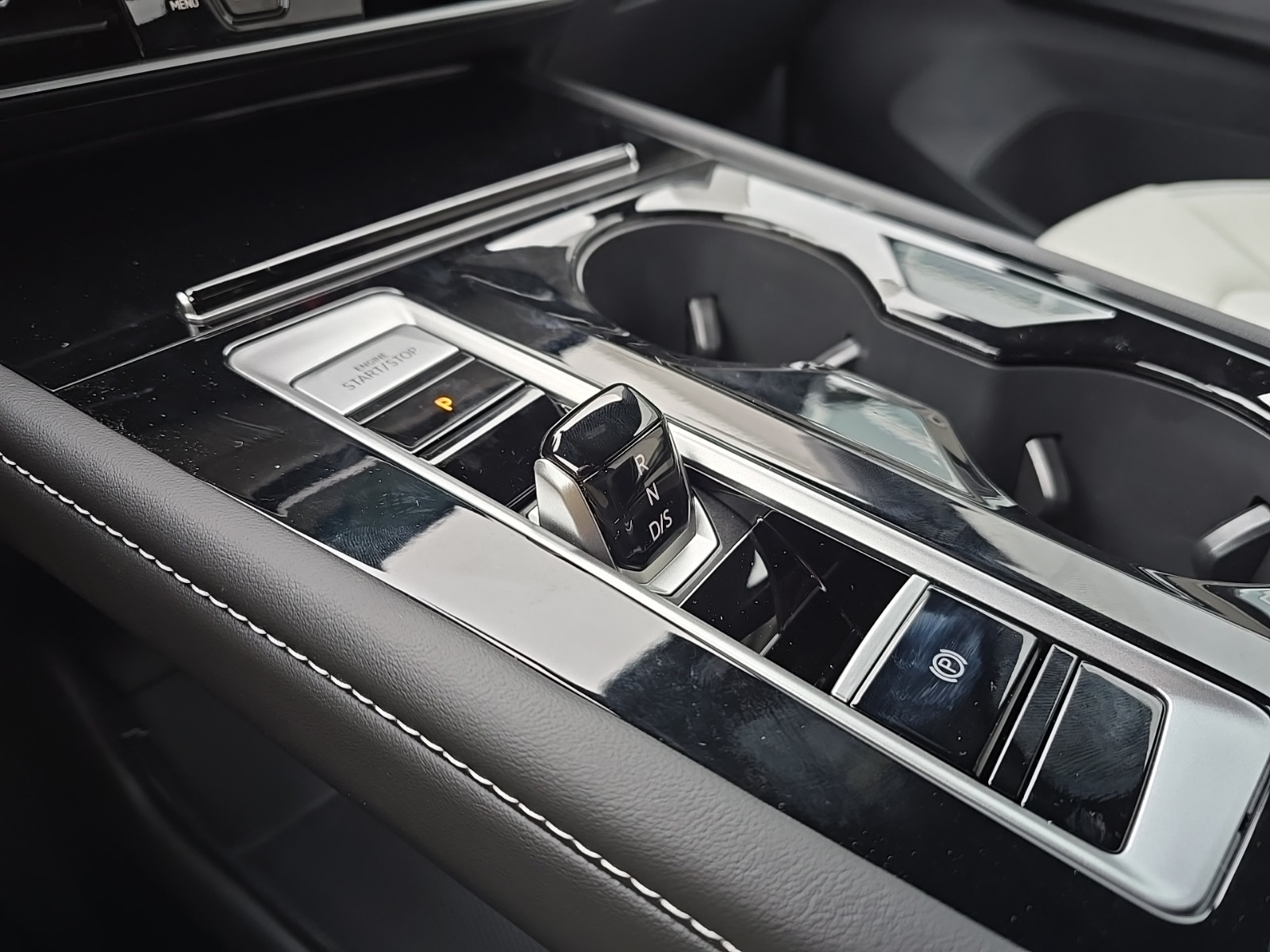 new 2026 Volkswagen Atlas Cross Sport car, priced at $52,906