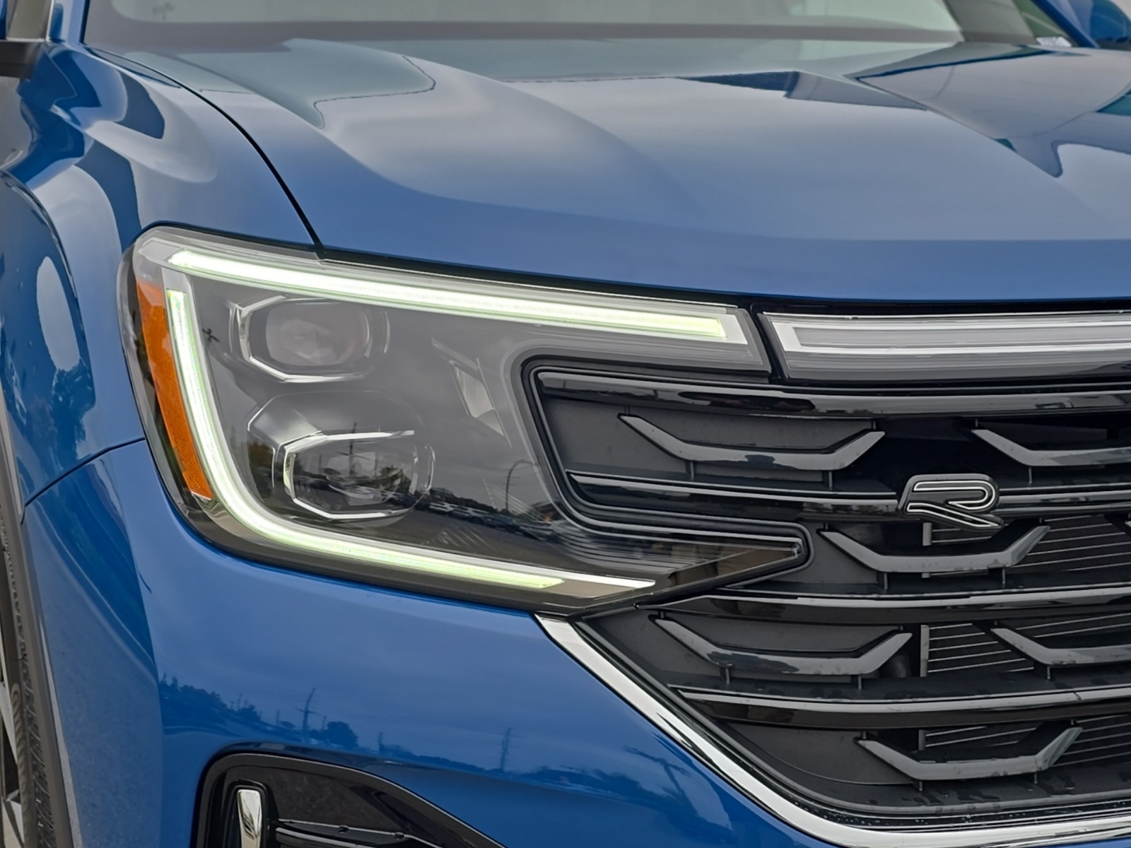 new 2026 Volkswagen Atlas Cross Sport car, priced at $52,906