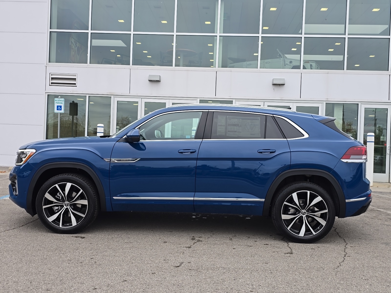new 2026 Volkswagen Atlas Cross Sport car, priced at $52,906