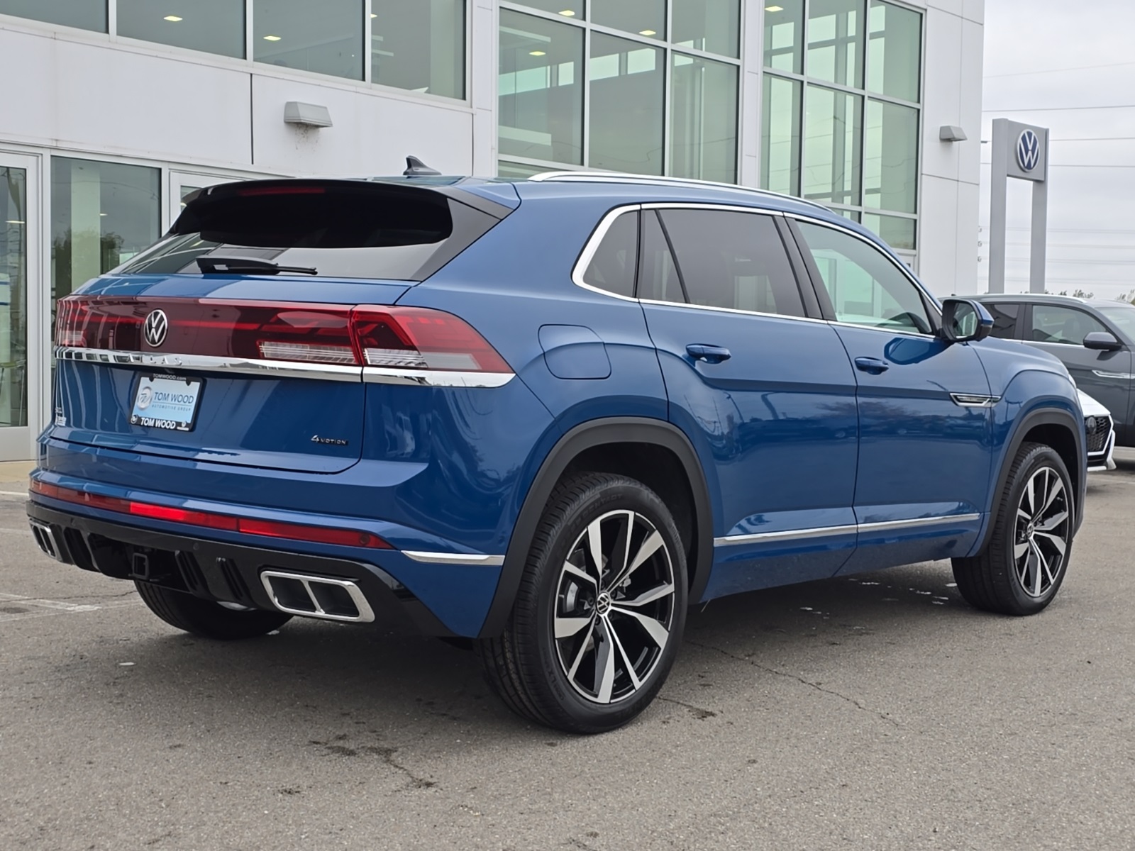 new 2026 Volkswagen Atlas Cross Sport car, priced at $52,906