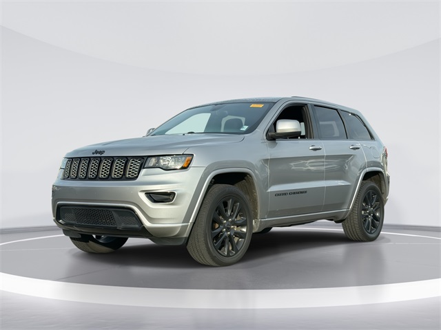 2017 Jeep Grand Cherokee Altitude's photo