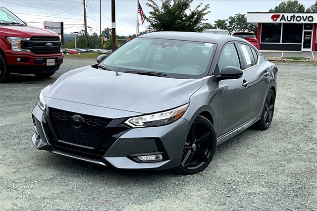 2022 Gun Metallic/Super Black Nissan Sentra SR FWD Sedan