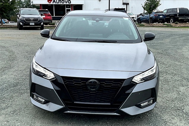 2022 Gun Metallic/Super Black Nissan Sentra SR FWD Sedan