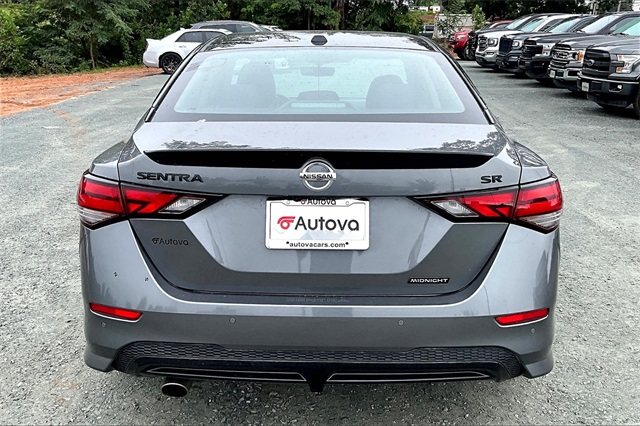 2022 Gun Metallic/Super Black Nissan Sentra SR FWD Sedan
