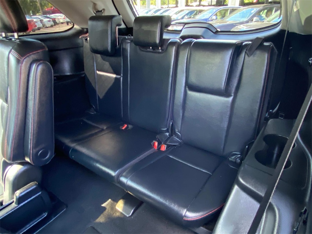 2019 Blizzard Pearl Toyota Highlander SE AWD SUV