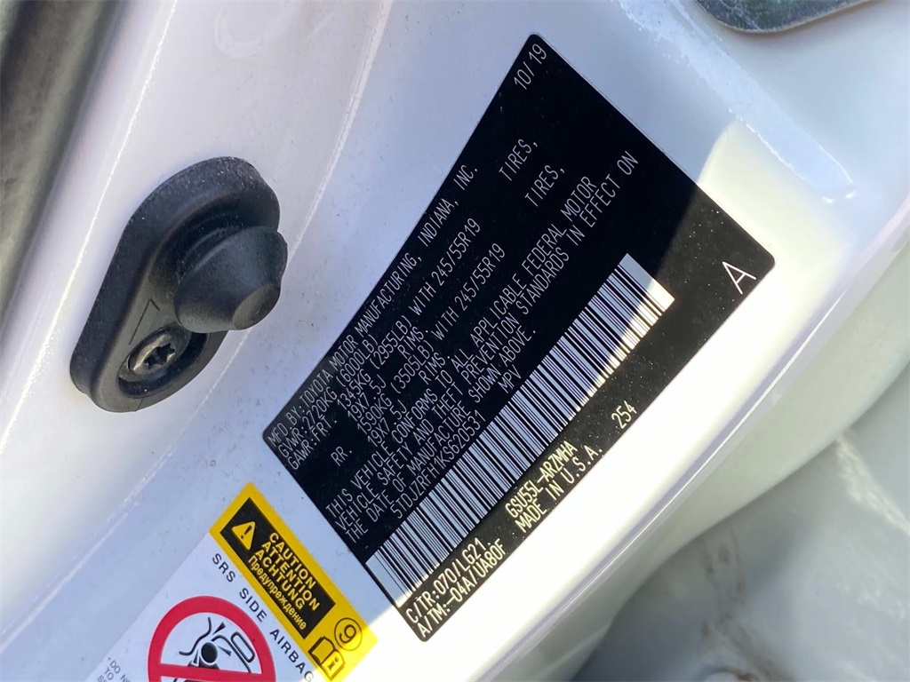 2019 Blizzard Pearl Toyota Highlander SE AWD SUV